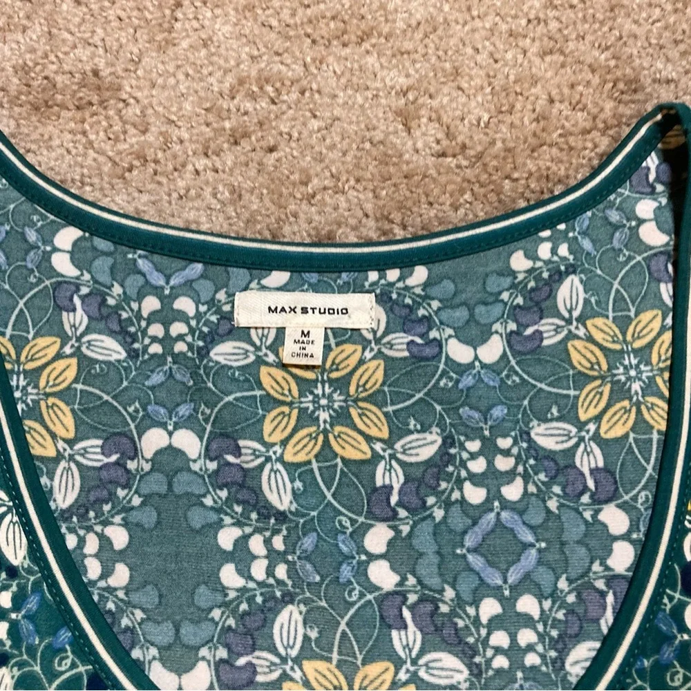 Max Studio M Dress. Green Yellow floral Midi length - Picture 4 of 7